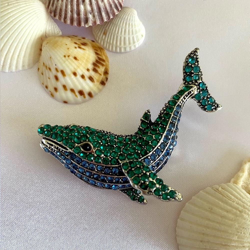 Ocean Whale Crystal Brooch – Teal & Blue Rhinestones – Gift-Ready